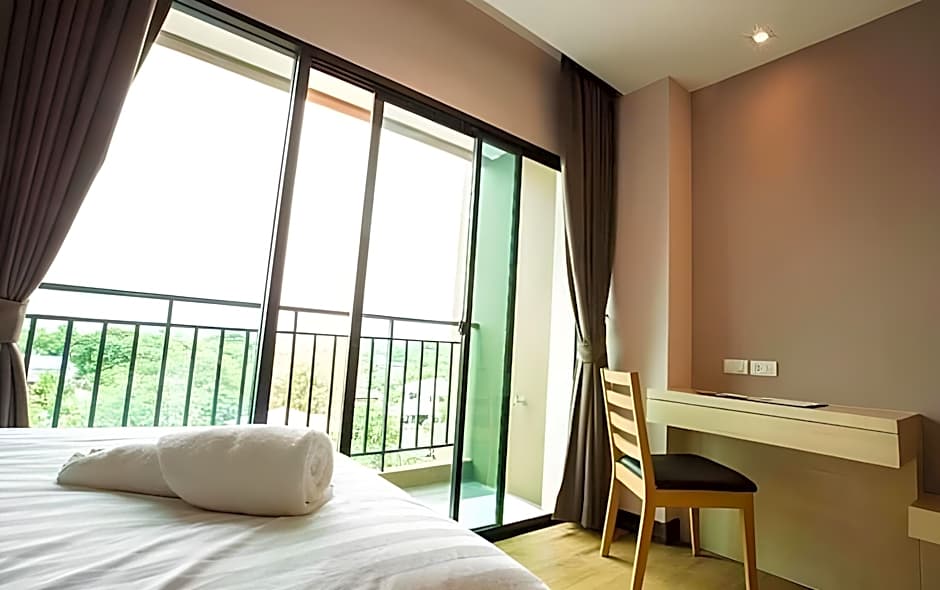 L Hotel