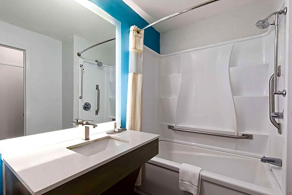 La Quinta Inn & Suites by Wyndham Decatur
