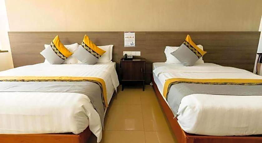 Grand Harbour Hotel