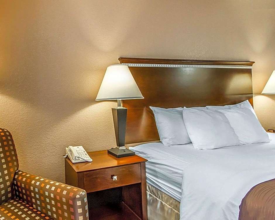 Quality Inn & Suites Mount Pleasant