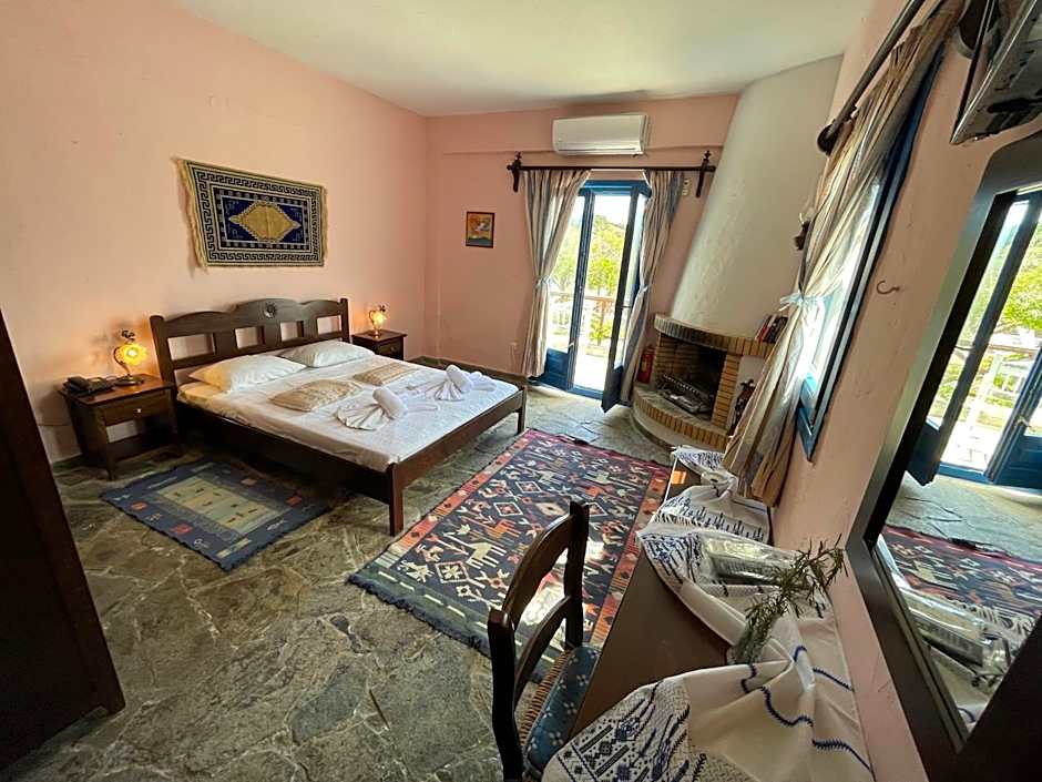 Arolithos Traditional Village Hotel