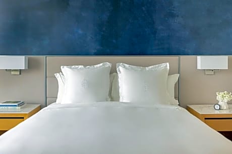 CITY VIEW ACCESSIBLE ROOM KING BED