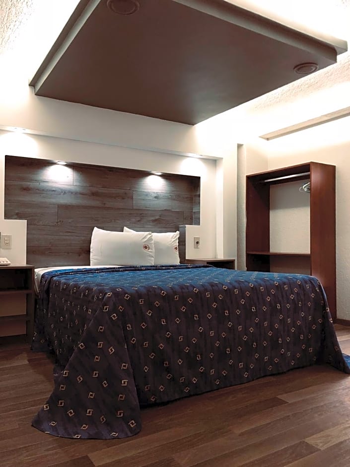 Hotel Mina