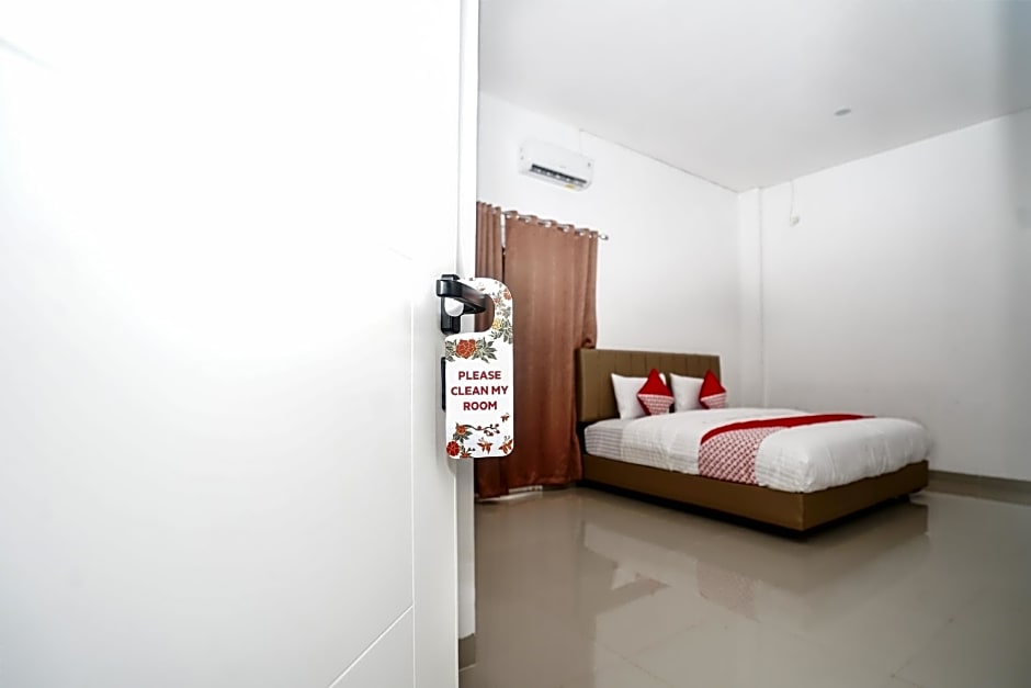 OYO 443 Hotel Barlian