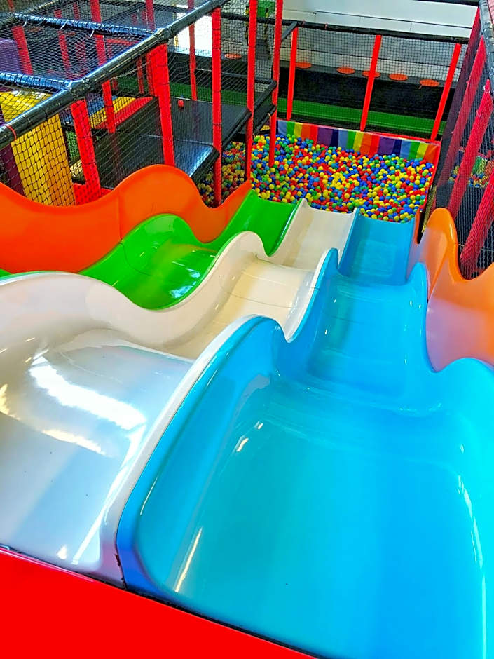 Multi Challenge Hostel