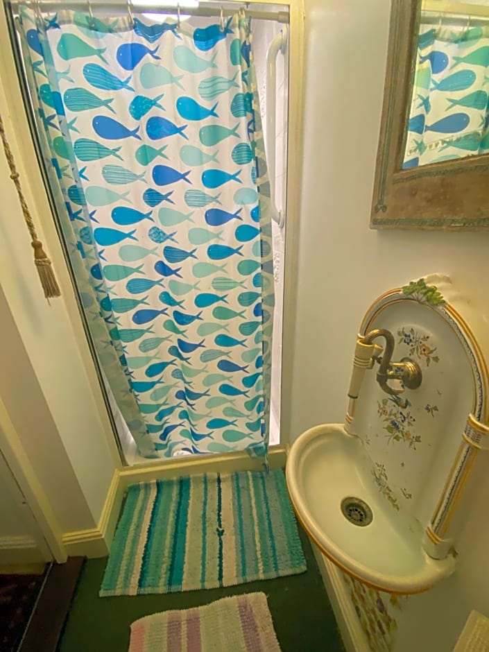 Chiswick Riviera with free parking