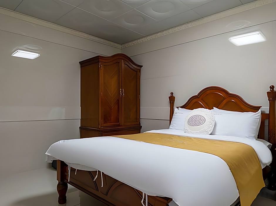 Taebaek Hotel