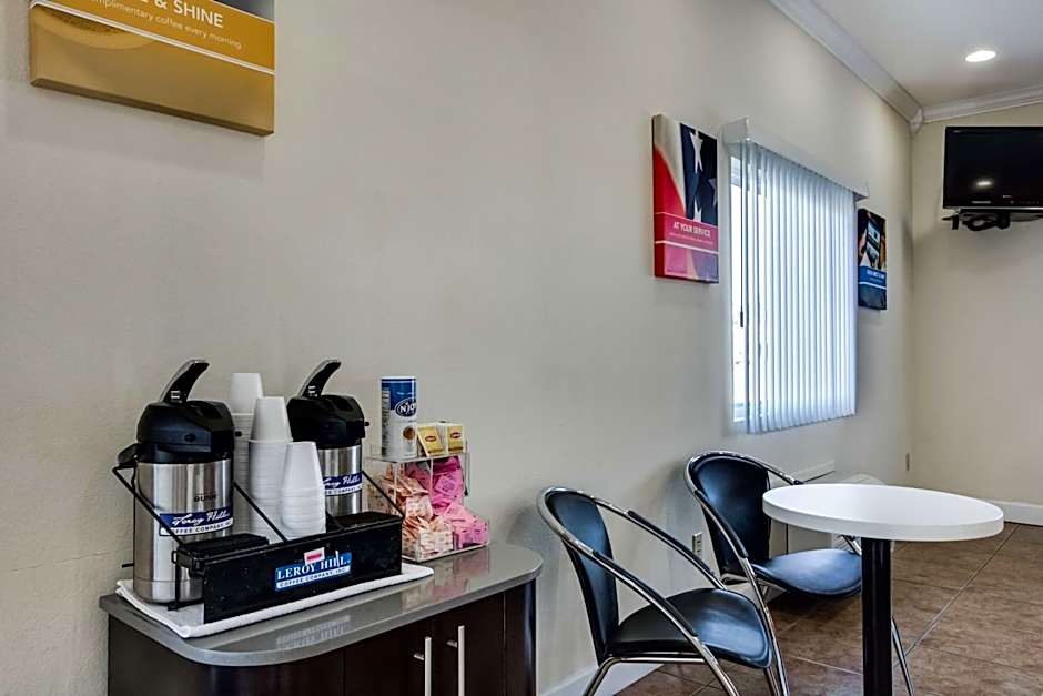 Motel 6-Hinesville, GA