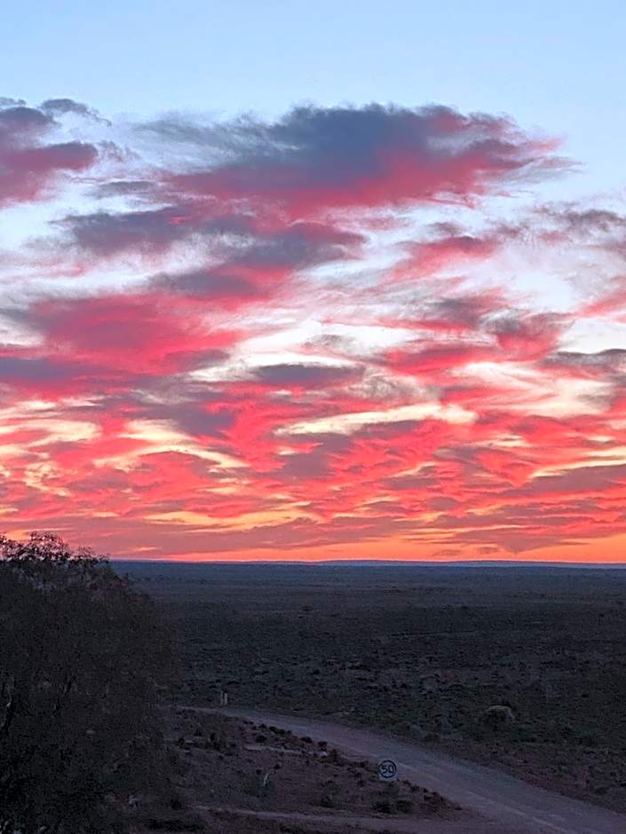 White Cliffs Underground Motel