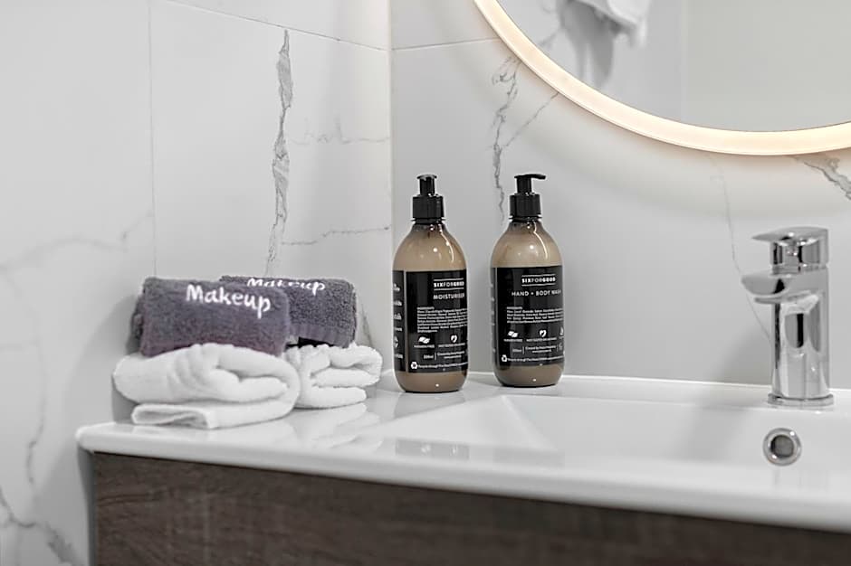 Colonial Village Motel