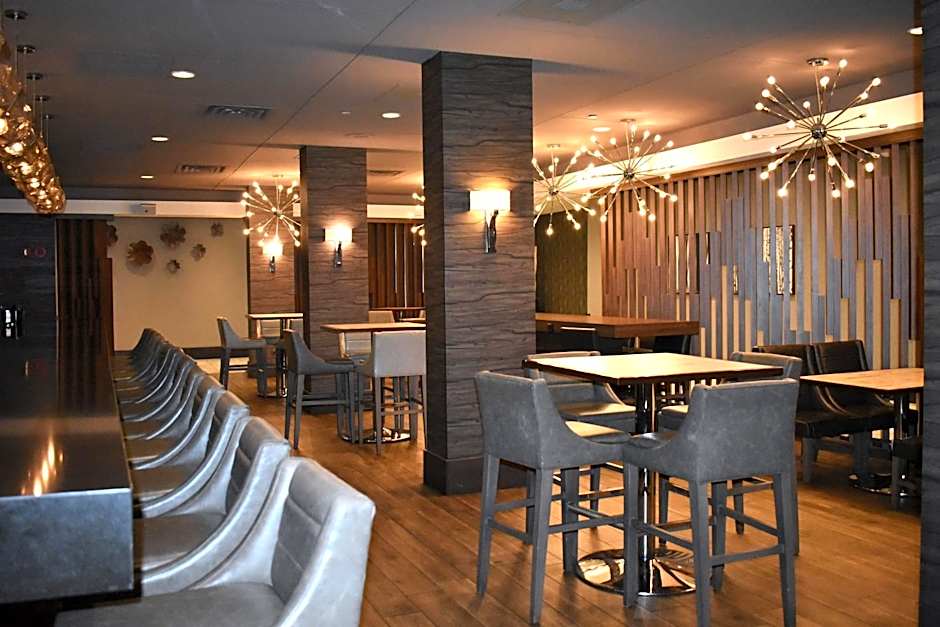 DoubleTree By Hilton Chicago - Oak Brook