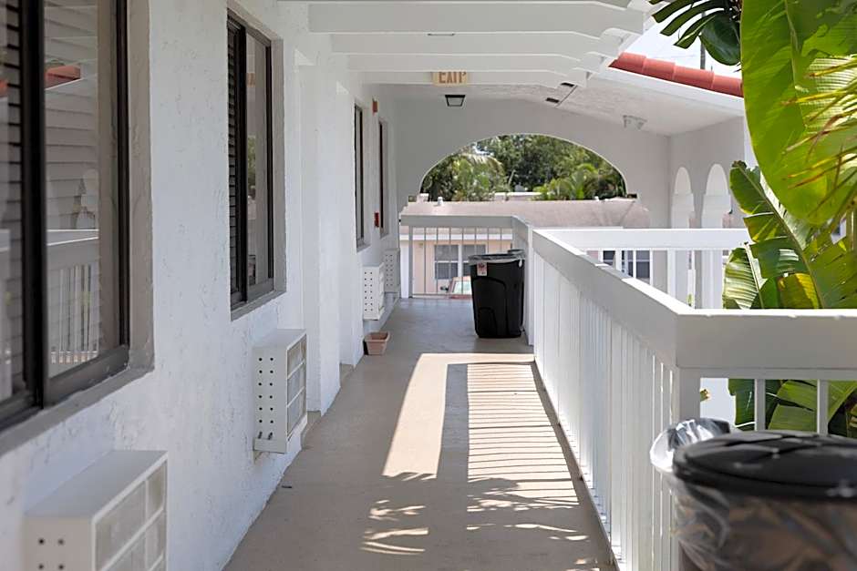 Palm Breeze Hotel