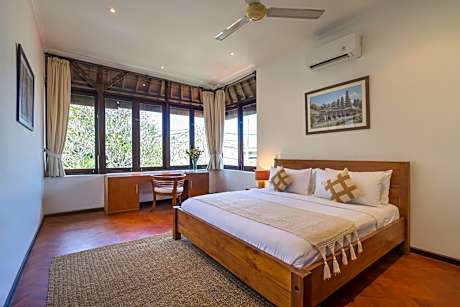 7 Bedrooms Villa with Private Chef & Airport Transfers