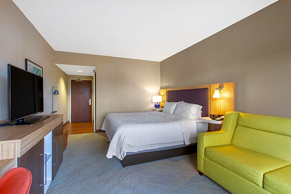 Hampton Inn & Suites Albany-Airport