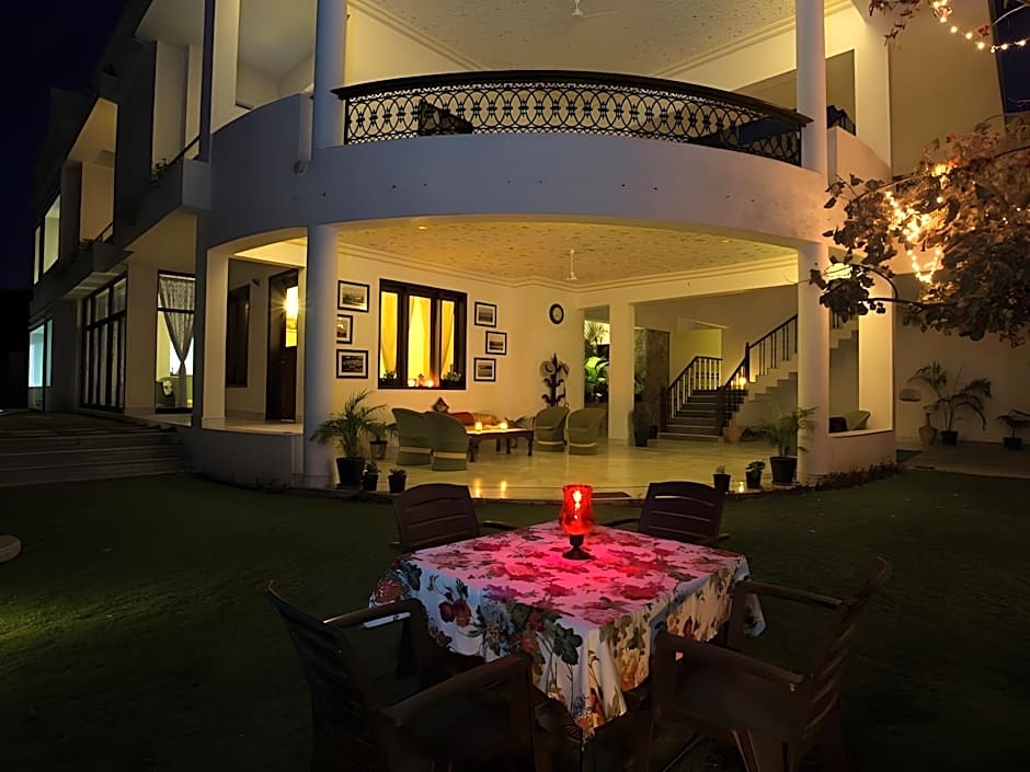 Devraj Villa - Luxury Pool Villa Udaipur