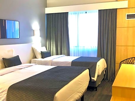 Standard Room with 1 double bed and 1 single bed