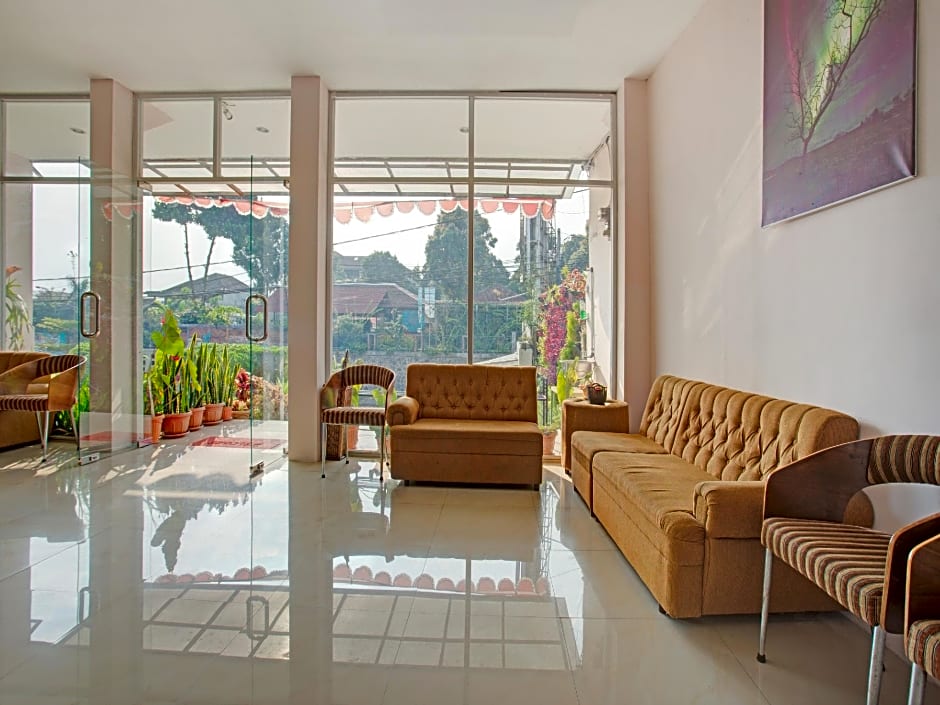 Collection O 3876 The Aurora Inn Lembang