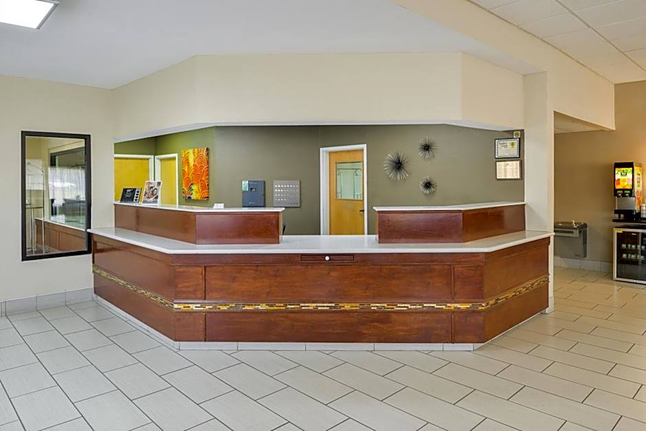 Americas Best Value Inn & Suites Bastrop