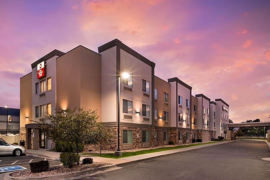 Best Western Plus Airport Inn & Suites