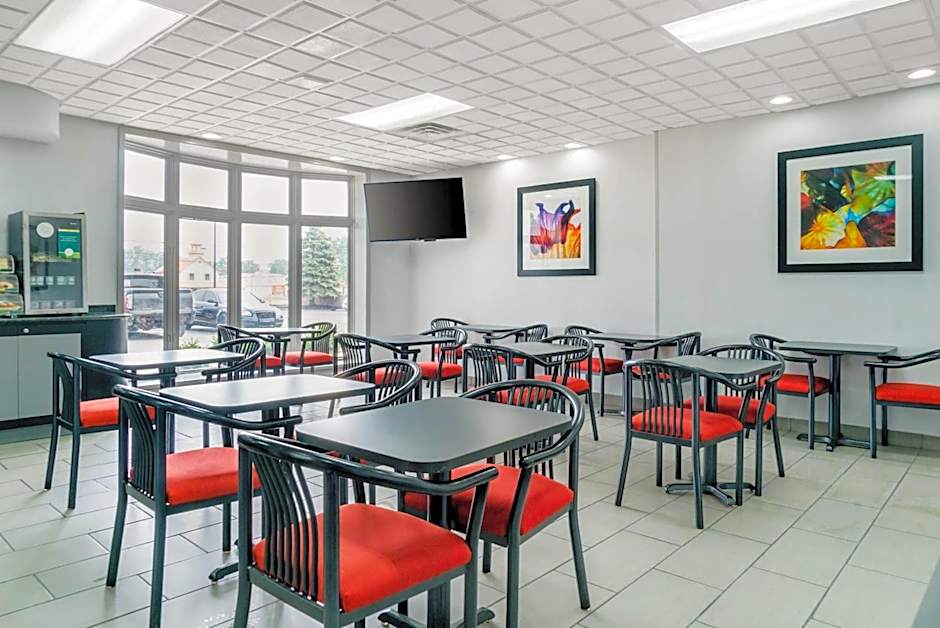 Quality Inn & Suites Banquet Center
