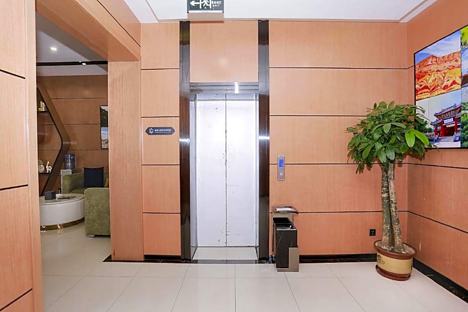 Chonpines Hotels· Tianshui Lantian City Square