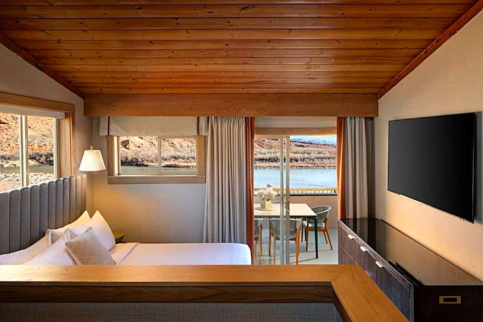 Photo 1 of 15 of Signature 2 Bedroom Multiple Beds Suite