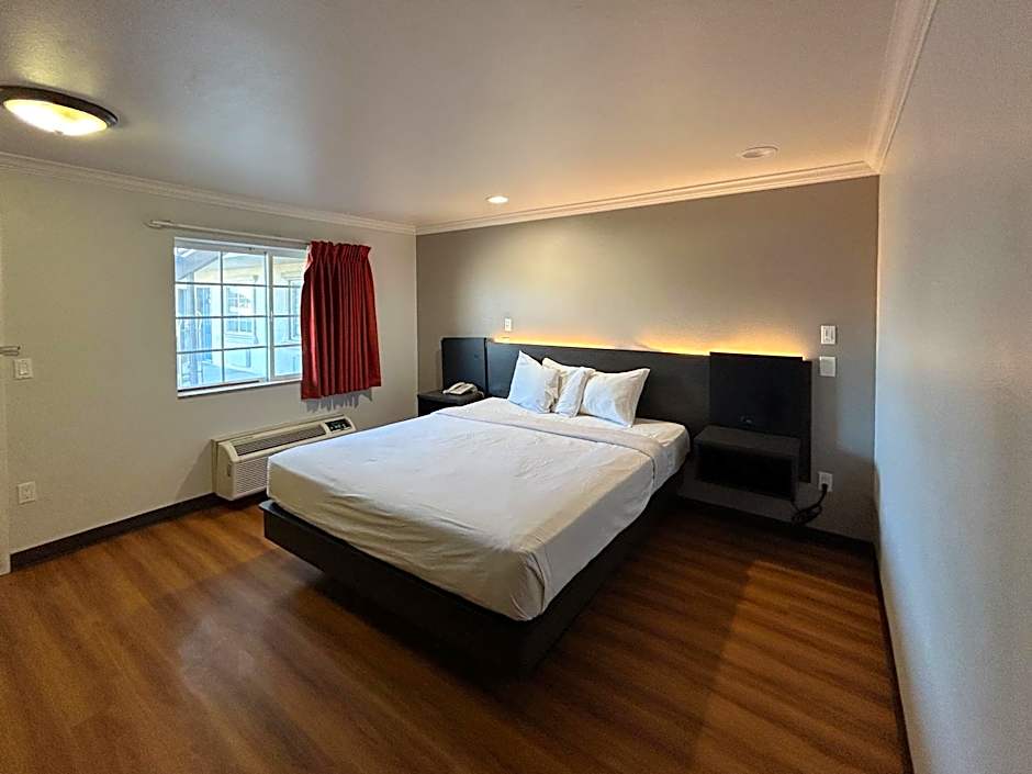 Studio 6 Mojave, CA - Airport