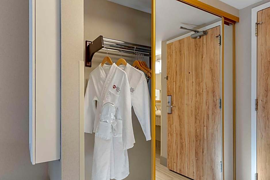 Best Western Plus Executive Inn