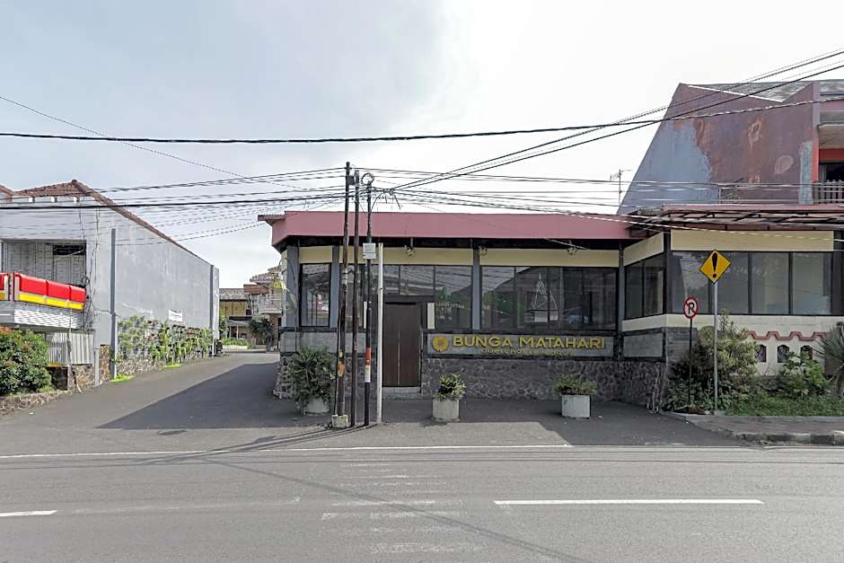 RedDoorz Plus near Museum Angkut Batu 4