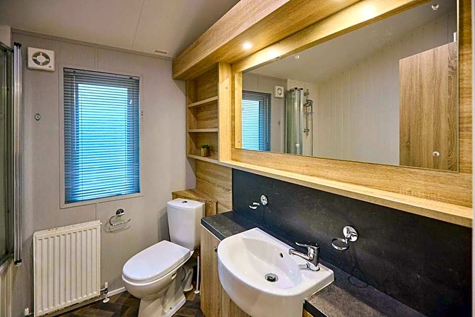 The Haven Lodge with Hot Tub