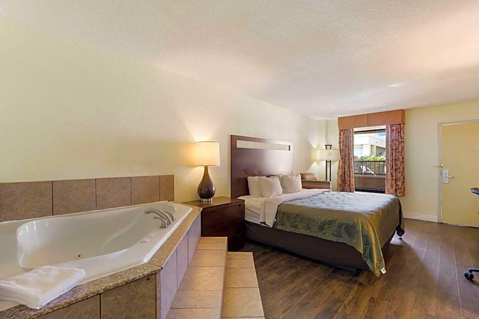 Quality Inn & Suites Conference Center Statesboro Historic District