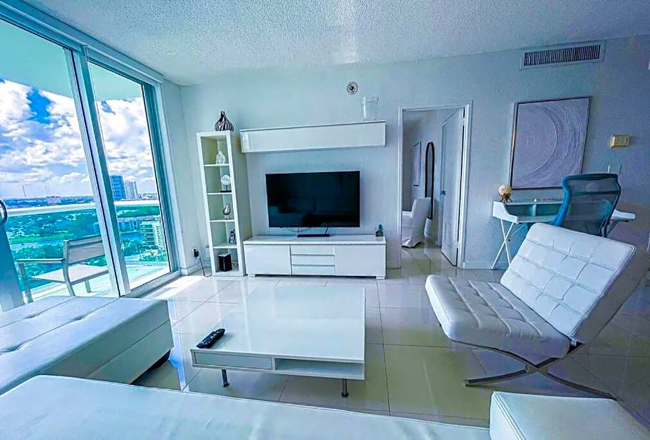 On The Sand - All The Amenities - Hollywood Beach