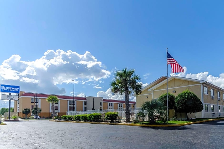 Rodeway Inn & Suites Jacksonville near Camp Lejeune