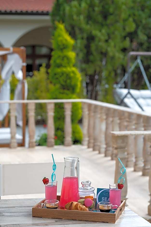 Sea Twins Luxury Aparthotel - 150 m from the beach