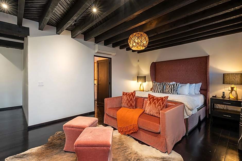 Villa Garita, 6BR Designer Villa with Heated Pool in Centro