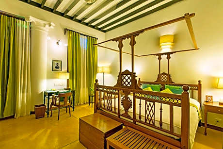 Deluxe Room with Four Poster Bed