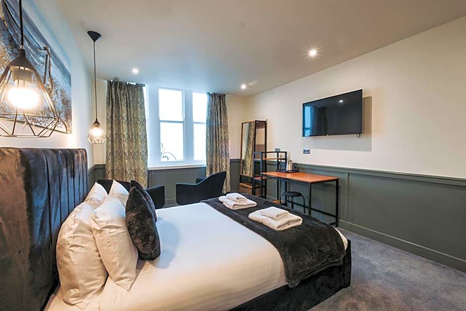 The Royal Bar & Shaker