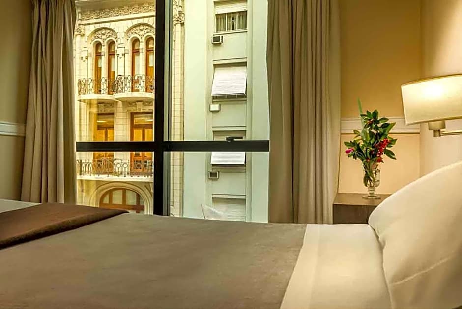 Up Viamonte Hotel
