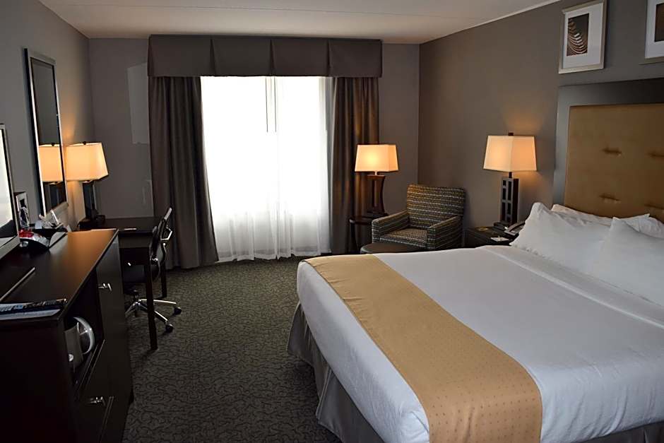 Holiday Inn and Suites East Peoria By IHG