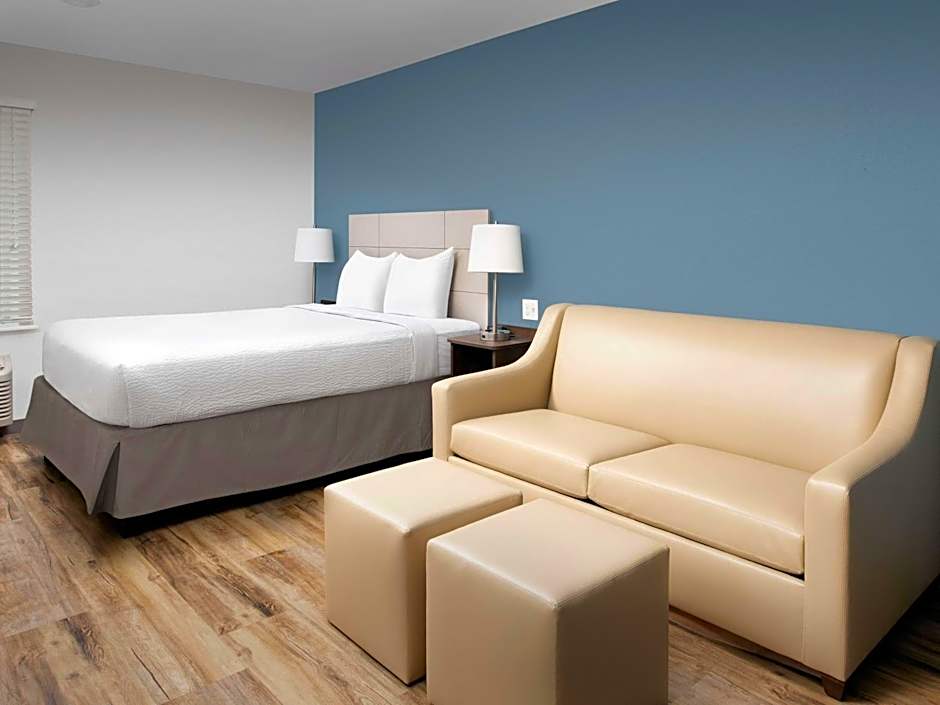 Photo 1 of 6 of Standard 1 Queen Bed