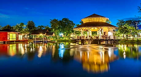 Boat House Boutique Riverside