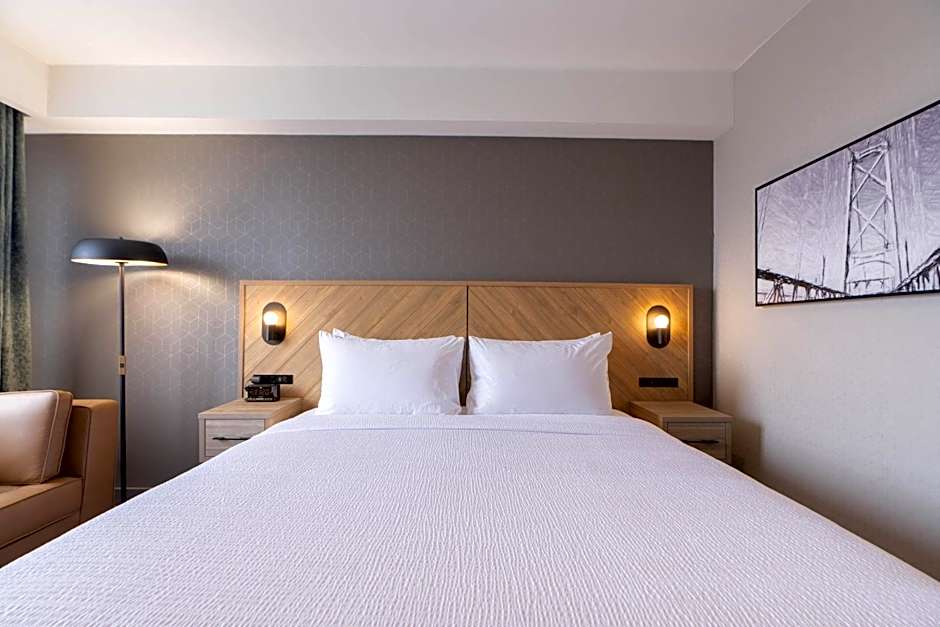 Sandman Signature Dartmouth Hotel & Suites