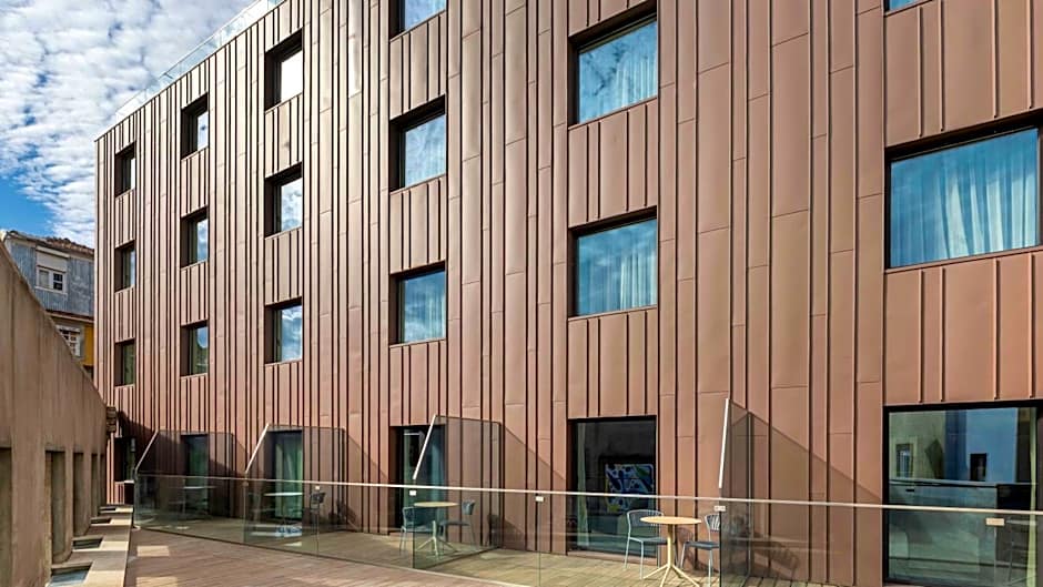 Wine & Books Porto Hotel