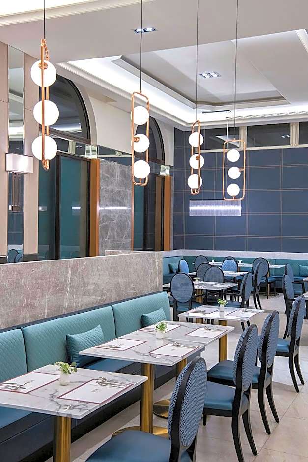 Hamp Court Palace Taipei