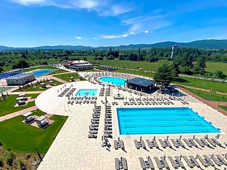 Kings' Valley Medical & Spa Hotel