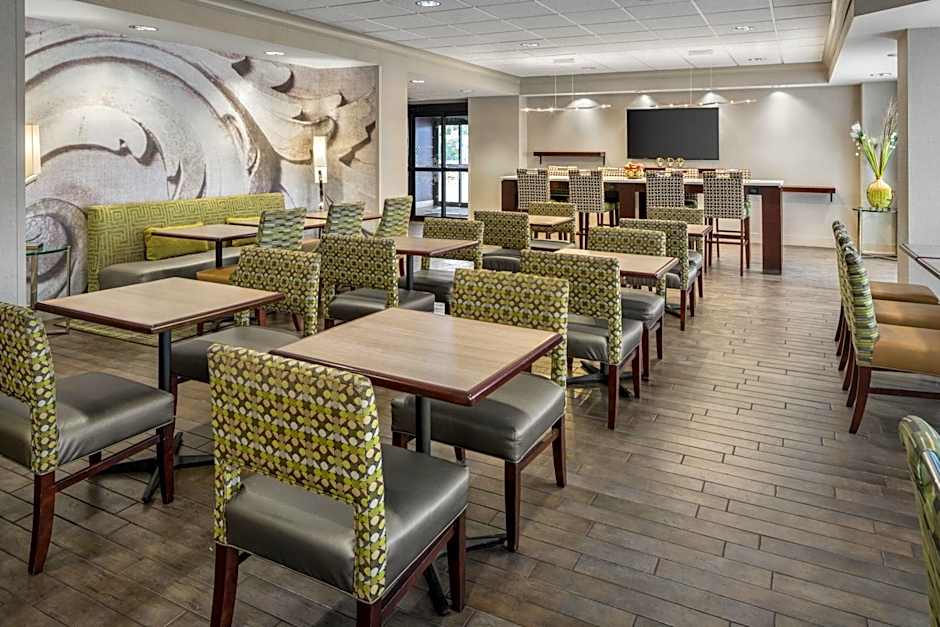 Hampton Inn By Hilton Rochester-Irondequoit