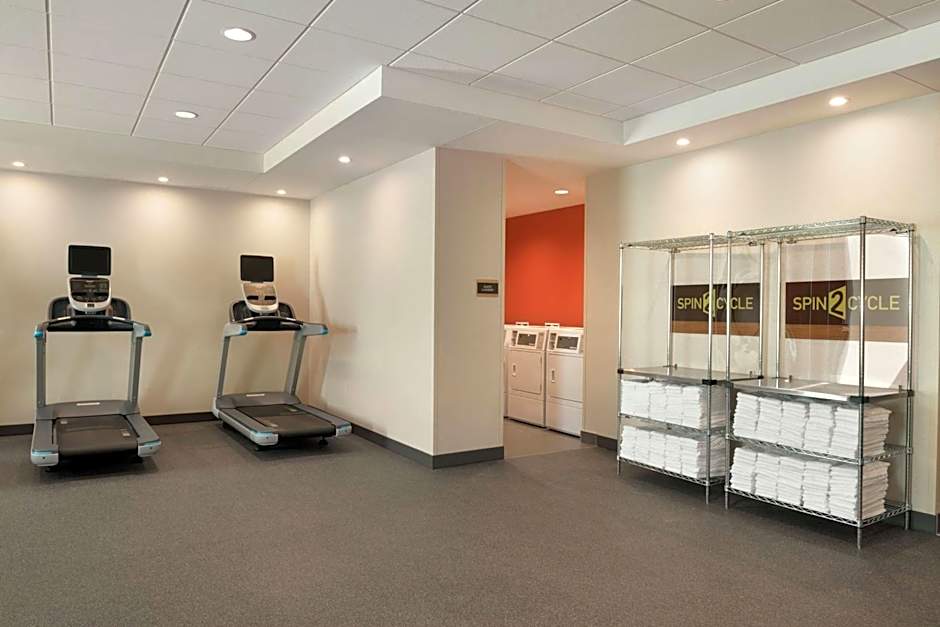 Home2 Suites By Hilton Milwaukee Airport, WI