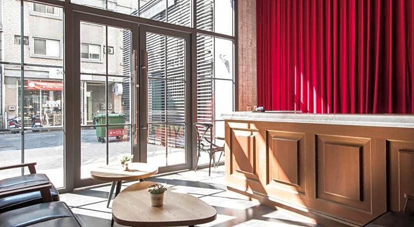 CHECK inn Express Taichung Yizhong