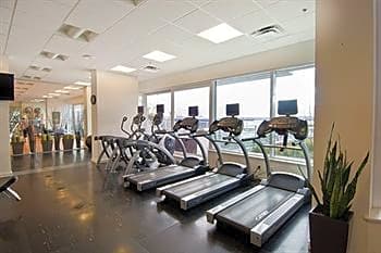 Pinnacle Hotel At The Pier