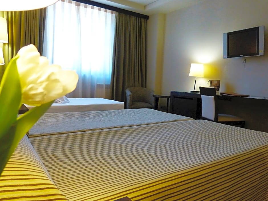 Fun Aragon Hills Hotel & Spa